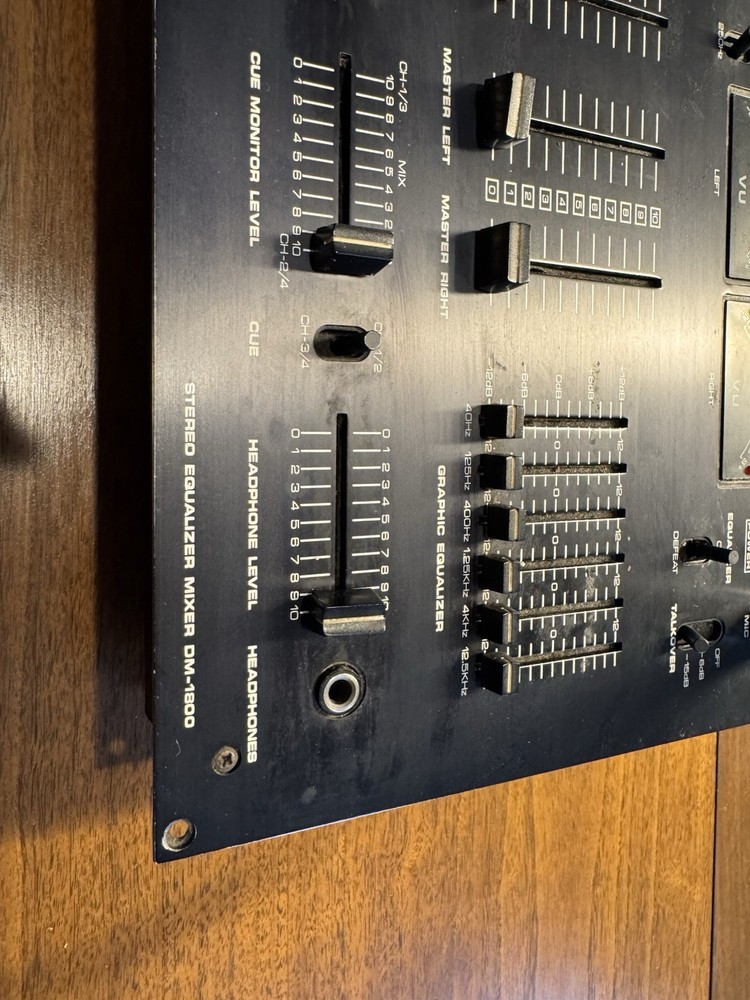 Numark DM1800 PPD Preamp Mixer