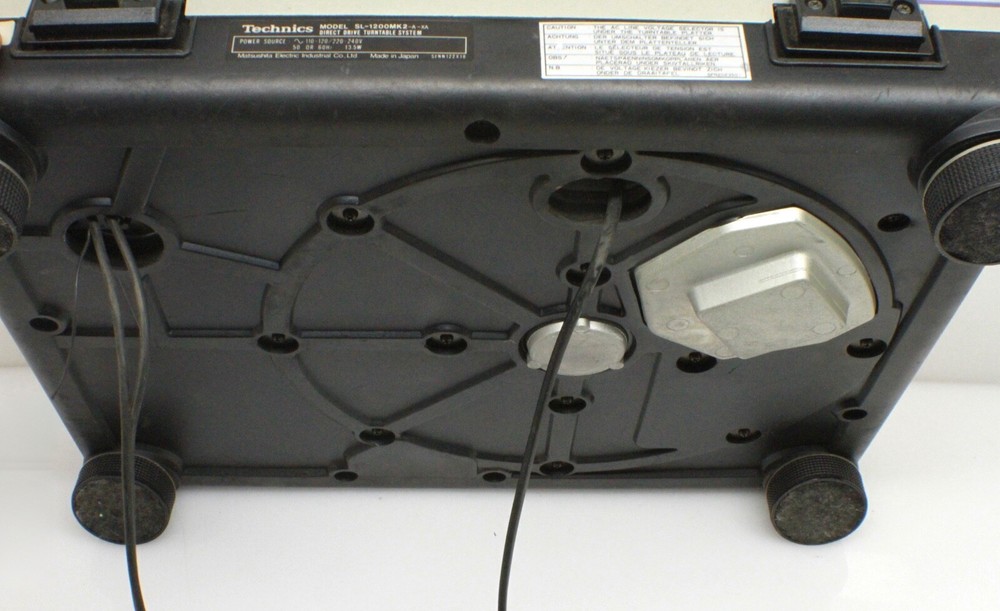 Technics Turntable Modle SL1200 MK2 DJ