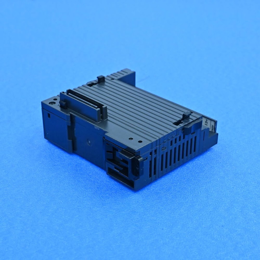 KEYENCE KV-AD40V High-Speed Analog Input Module Guaranteed USED