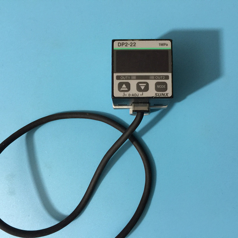 SUNX DP2-22 LED Display Digital Pressure Sensor