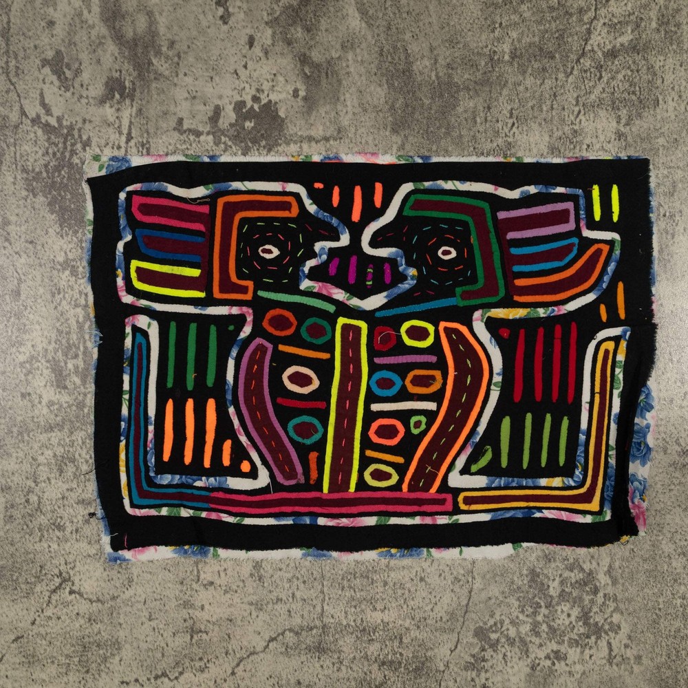 Traditional Multi-Color Debate Mola