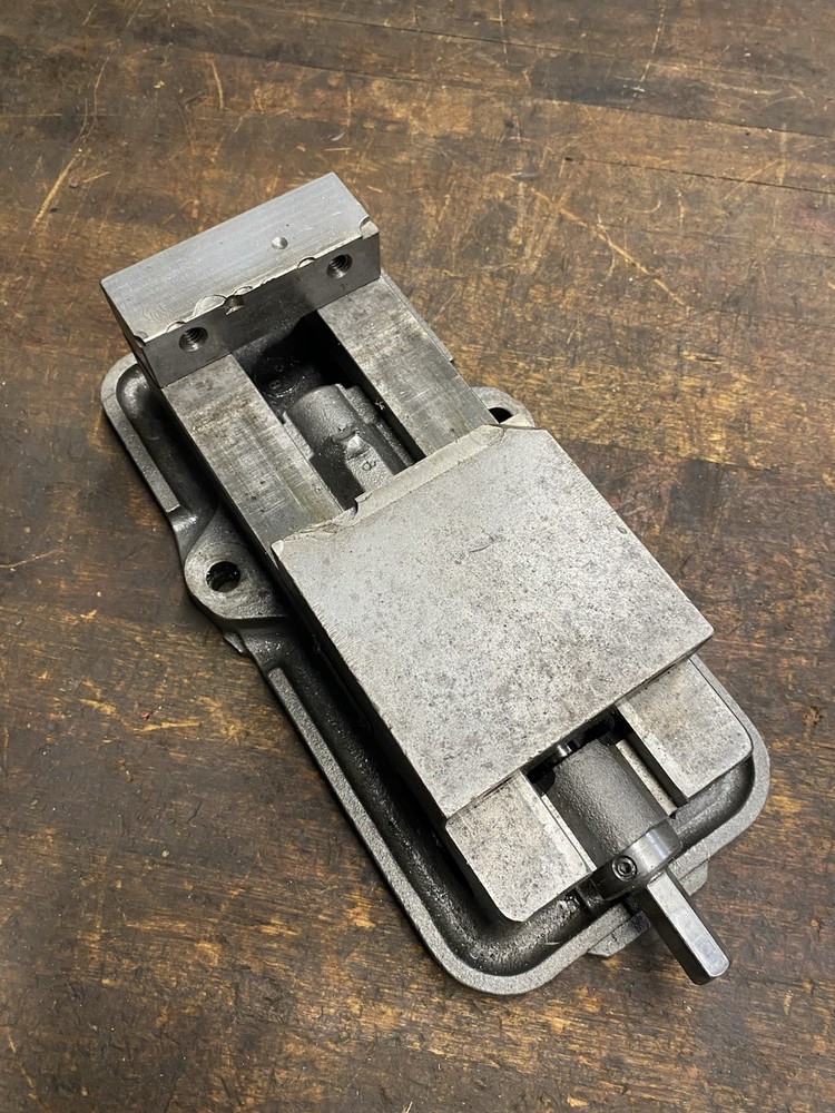 KURT ANGLOCK 4" MILLING MACHINE VISE D40,
