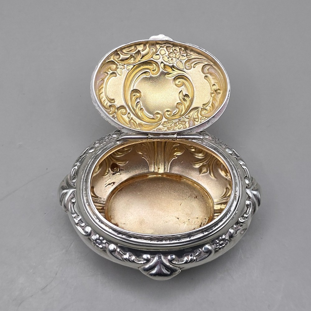 Antique Solid Silver Snuff/Pill Box Birmingham 1901 Gilt Interior Rococo Design