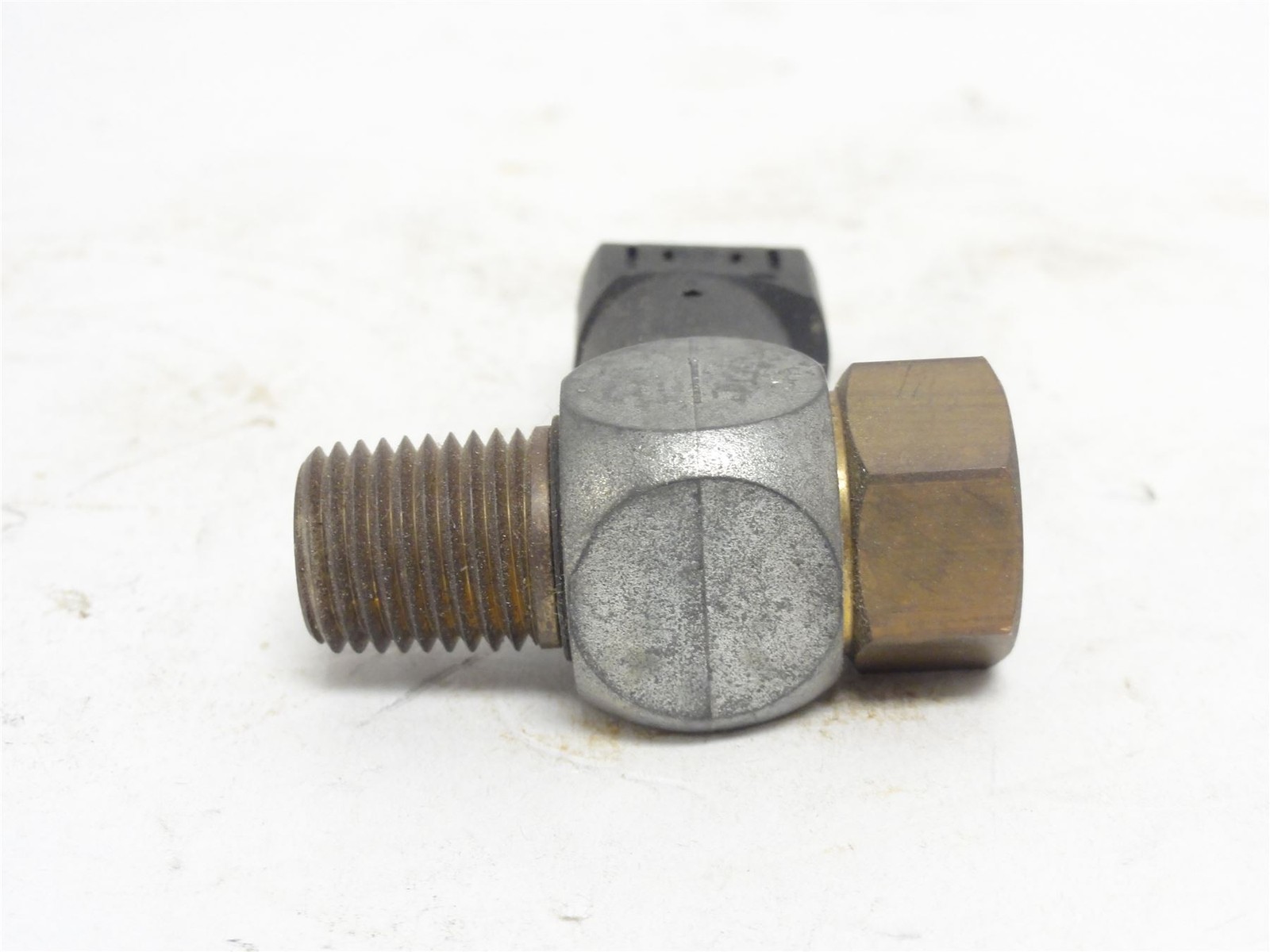 252891 Old-Stock; Tipper-Tie 215003 End Of Stroke Sensor; 1/4" To 1/4"