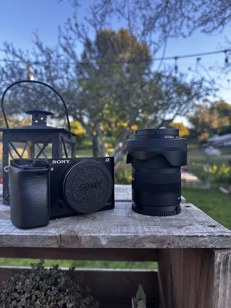 White Body Cap + Lens Cap For Sony E-Mount