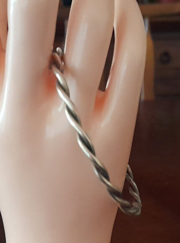 VINTAGE c1970's SOLID .925 STERLING SILVER BANGLE 14grm   #A30