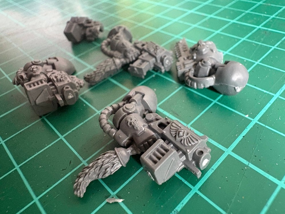 Space Wolves Bolters & Chainsword | Arm Bits | Space Marine Weapons Kitbash 40K