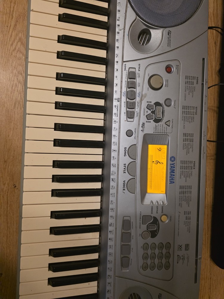 Yamaha PSR-27 Electronic Piano