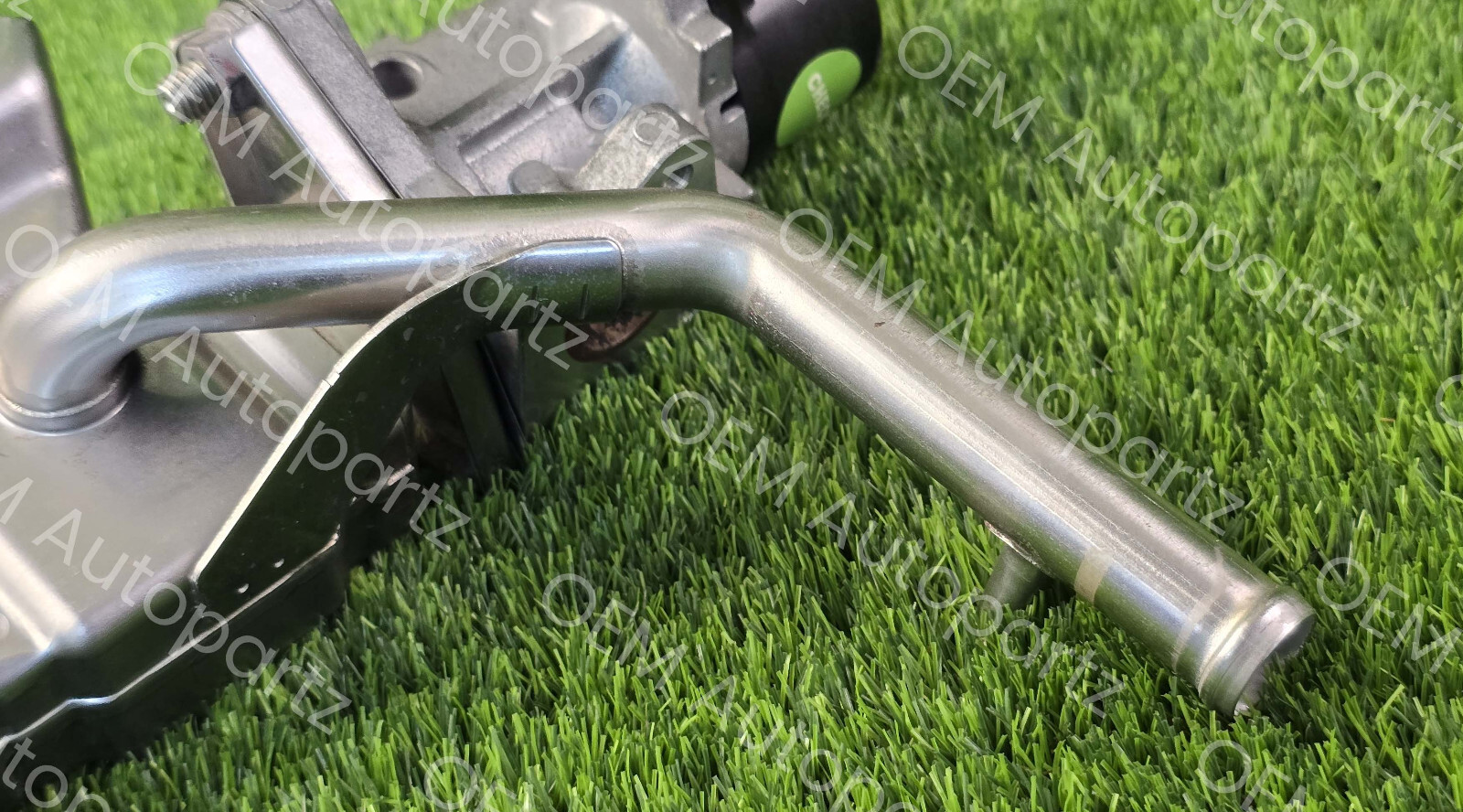 Toyota Prius 11-17 Genuine 25601-37010 EGR Pipe with Valve 25620-37110 : Prius V