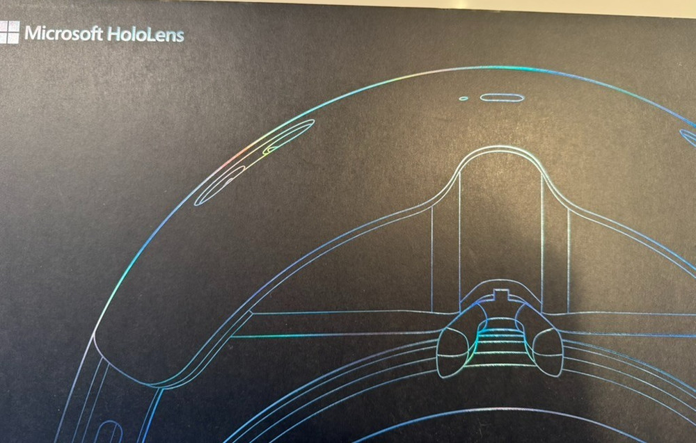 LIGHTLY USE: Microsoft HoloLens 1 Headset- With Box