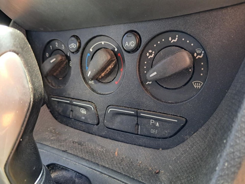 TRANSCNCT 2017 Glove Box 4783078