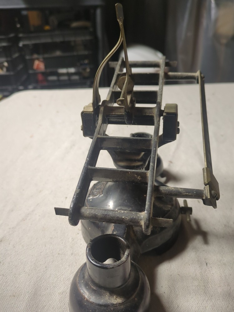 CENCO BALANCE SCALE CAST IRON Base.