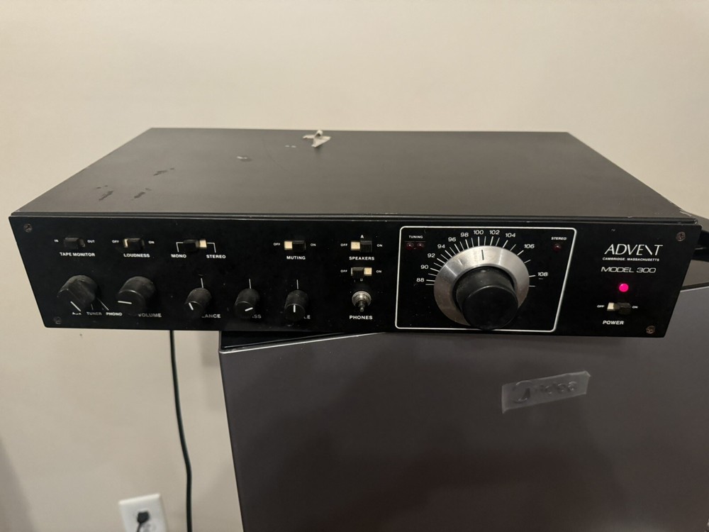 Vintage Advent Model 300 FM Stereo Receiver - Tested