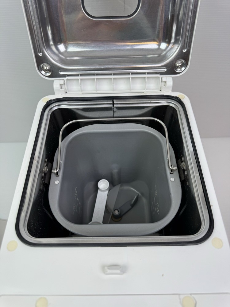Hitachi Automatic Home Bakery Plus Bread Rise Machine HB-B201 Works / Teated