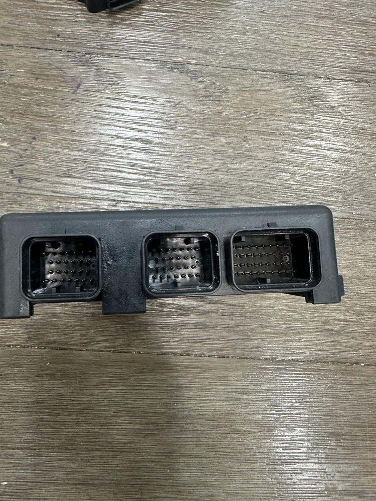 Yamaha F250 3.3L V6 Four Stroke ECU Engine Control Unit