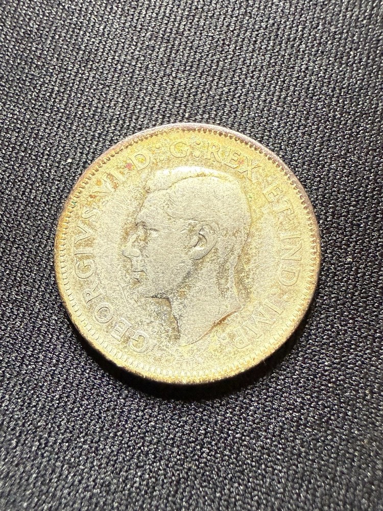 1942 Canada Silver 25 Cents Coin