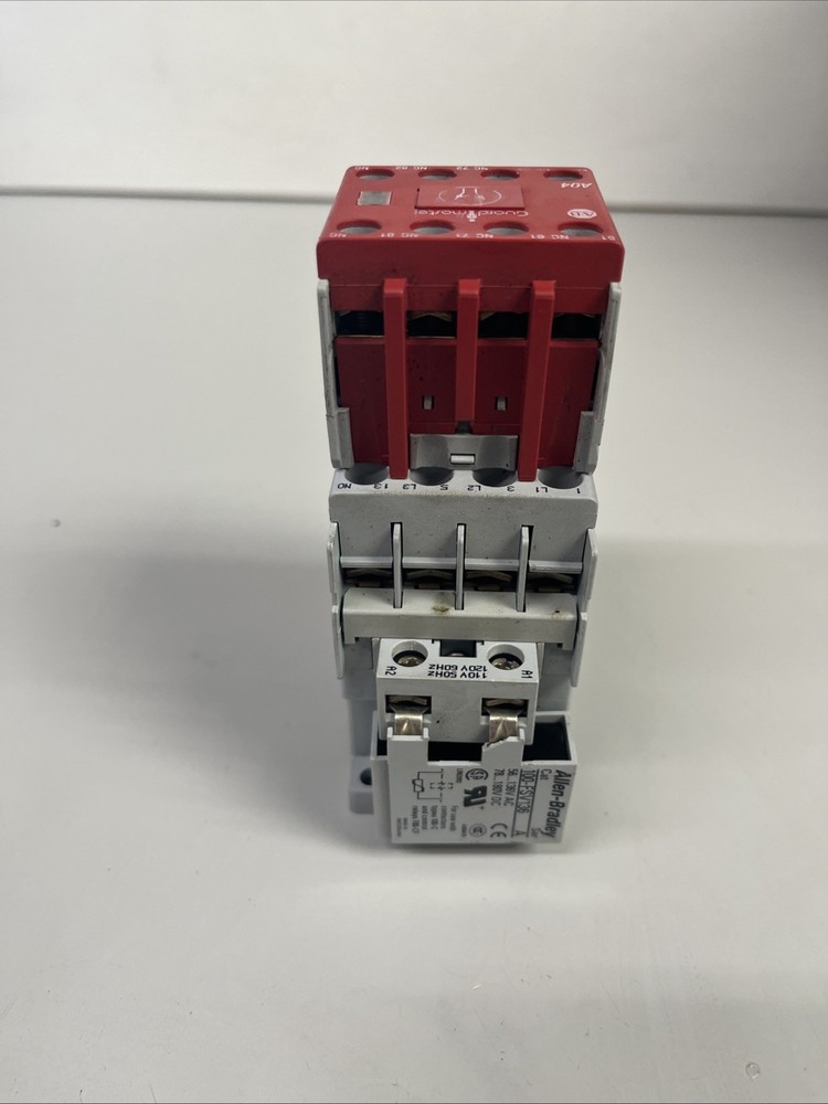 ALLEN BRADLEY 100S-C09D14C **CHIPPED**