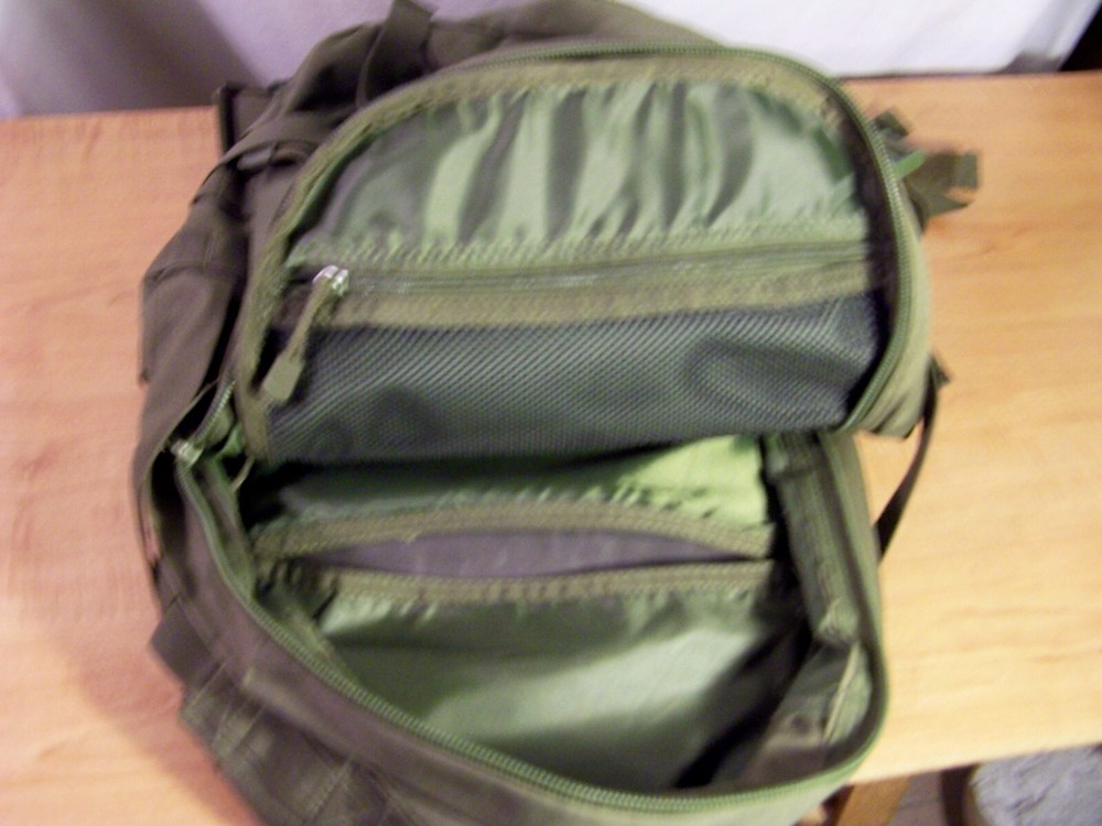 L.A.GEAR,TACTICAL FIELD PACK. O.D.