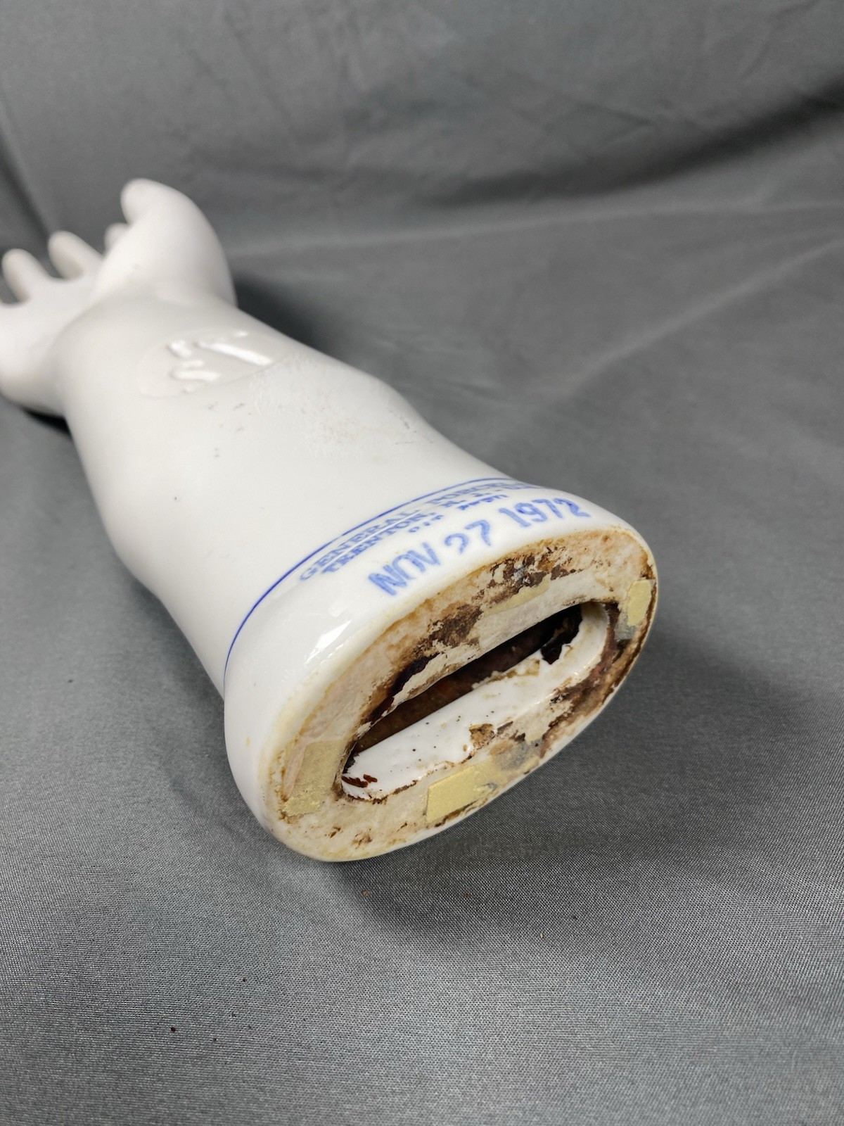 VINTAGE GLOVE MOLD RIGHT HAND 1972 GENERAL PORCELAIN TRENTON NJ SIZE 7 1/2