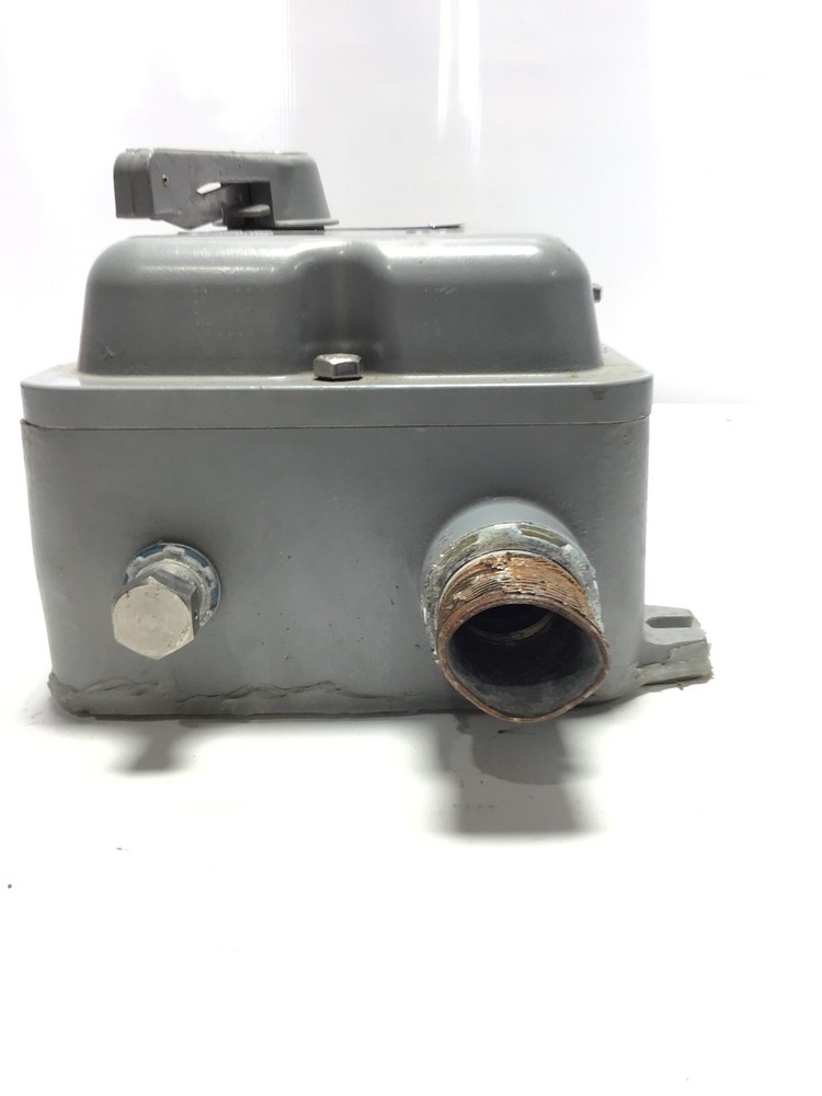 Square D Enclosed Disconnect Switch 100A 3-Pole 600VAC