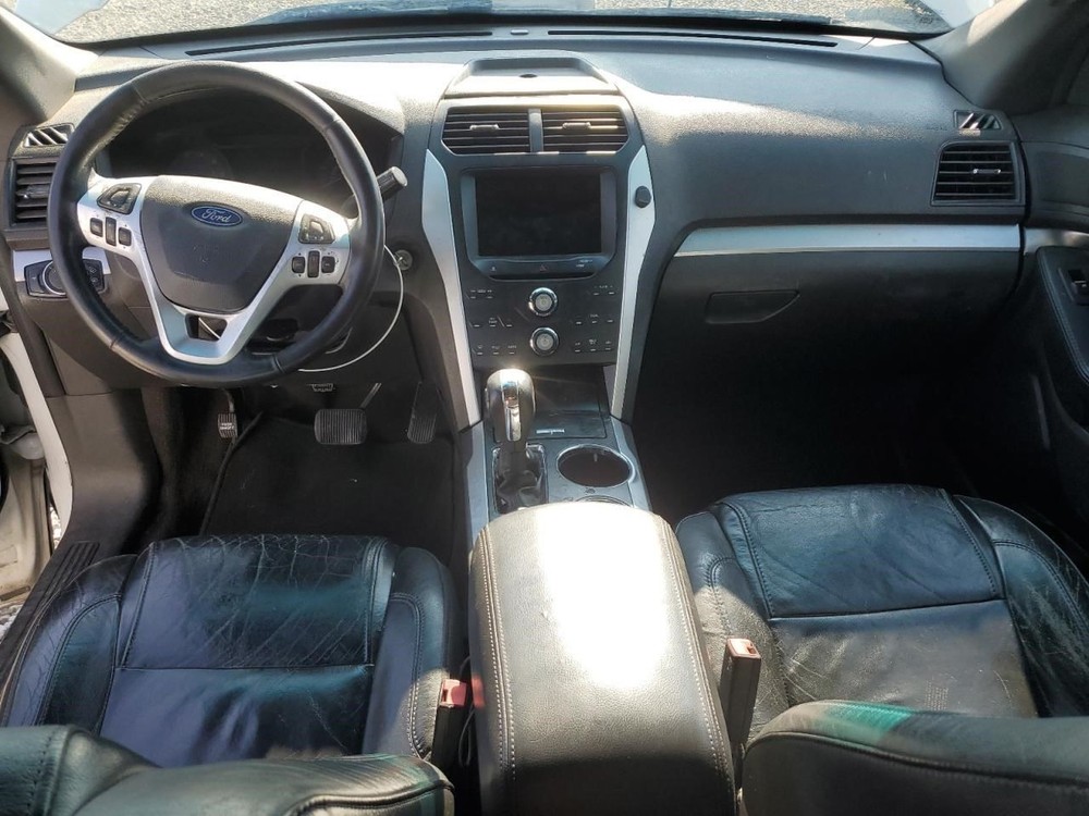 Info-GPS-TV Screen Front Display 8" Screen Fits 11-13 EXPLORER 32097067