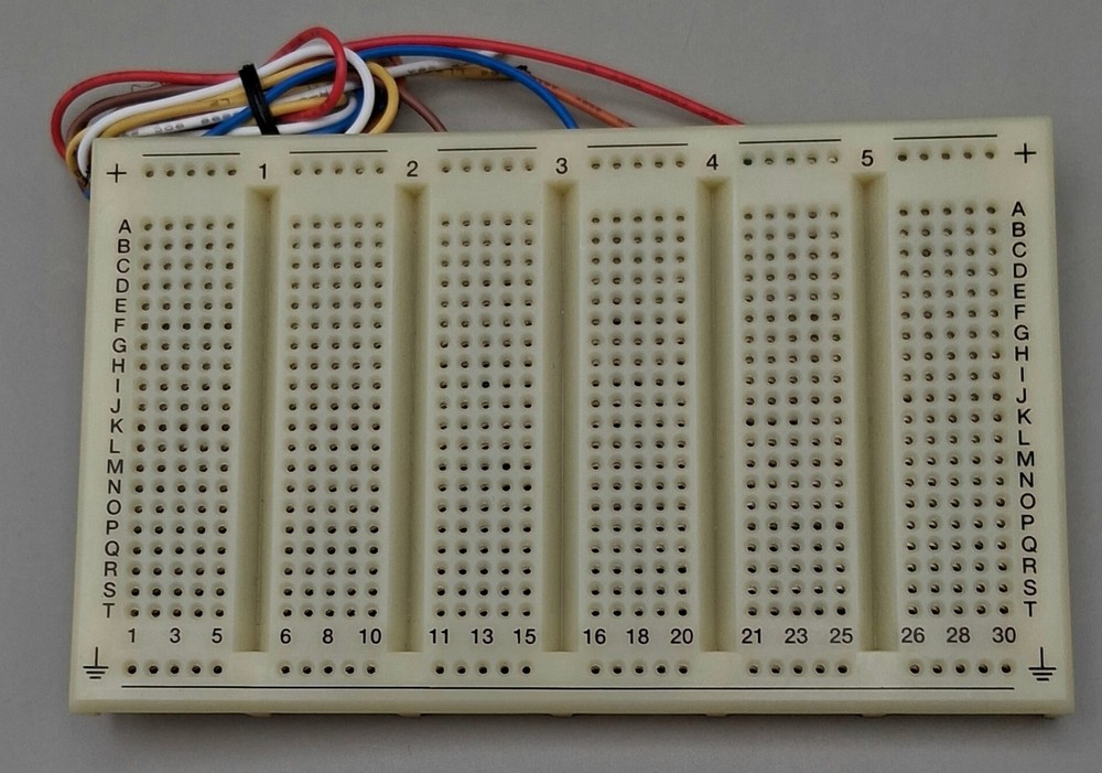 RadioShack Electronics Learning Lab Course, 28-280 Bread board.