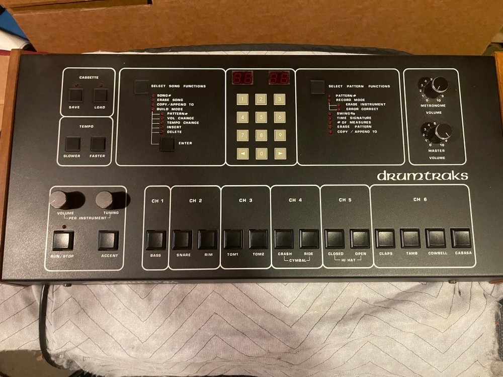 SEQUENTIAL CIRCUITS INC drumtraks Vintage MODEL 400 [SN 4668)