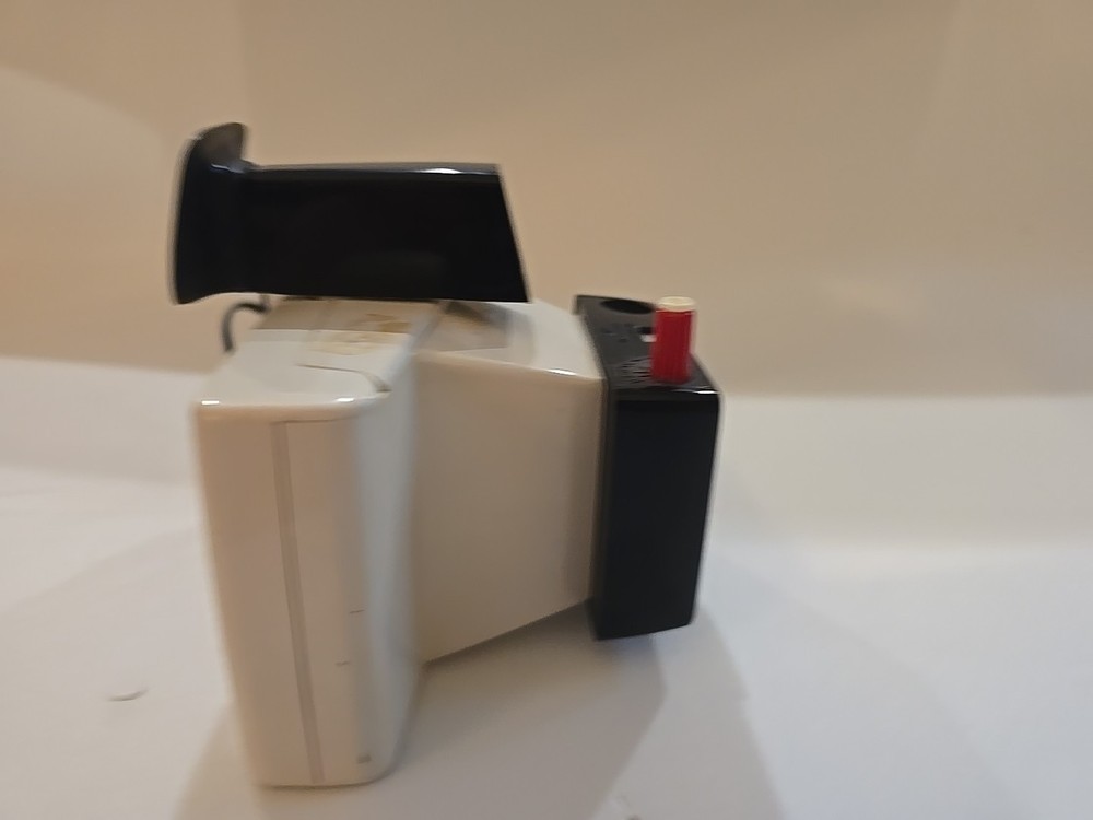 Vintage Poloroid Land Camera Swinger Model 20 Untested With Strap