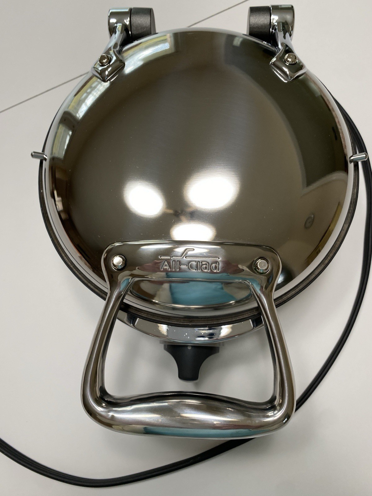 ALL CLAD CLASSIC ROUND STAINLESS STEEL  WAFFLE MAKER  6071 TESTED WORKS FINE