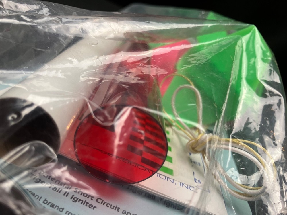 Quest Gamma Ray Payloader - Unique Parts useful for scratch scale models -Sealed