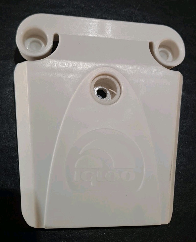 IGLOO Replacement Plastic Cooler Latch - White