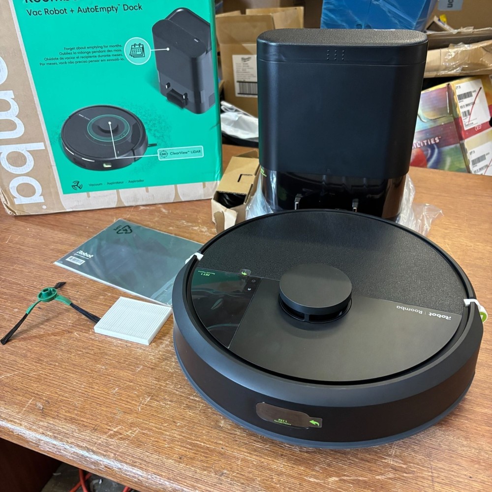 iRobot Roomba 105 Robot Vacuum + AutoEmpty Dock