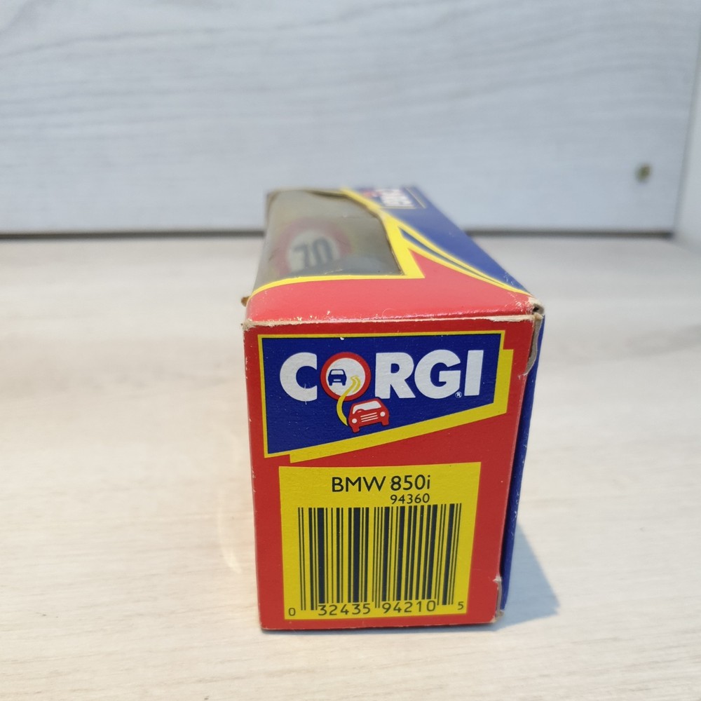 Corgi BMW 850i car boxed please read discription