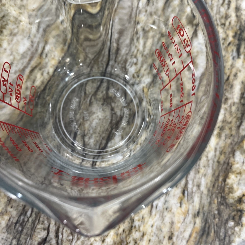 Anchor Hocking 2 Cup Measuring Cup Red Numbers & Letters Hook Handle 🇺🇸