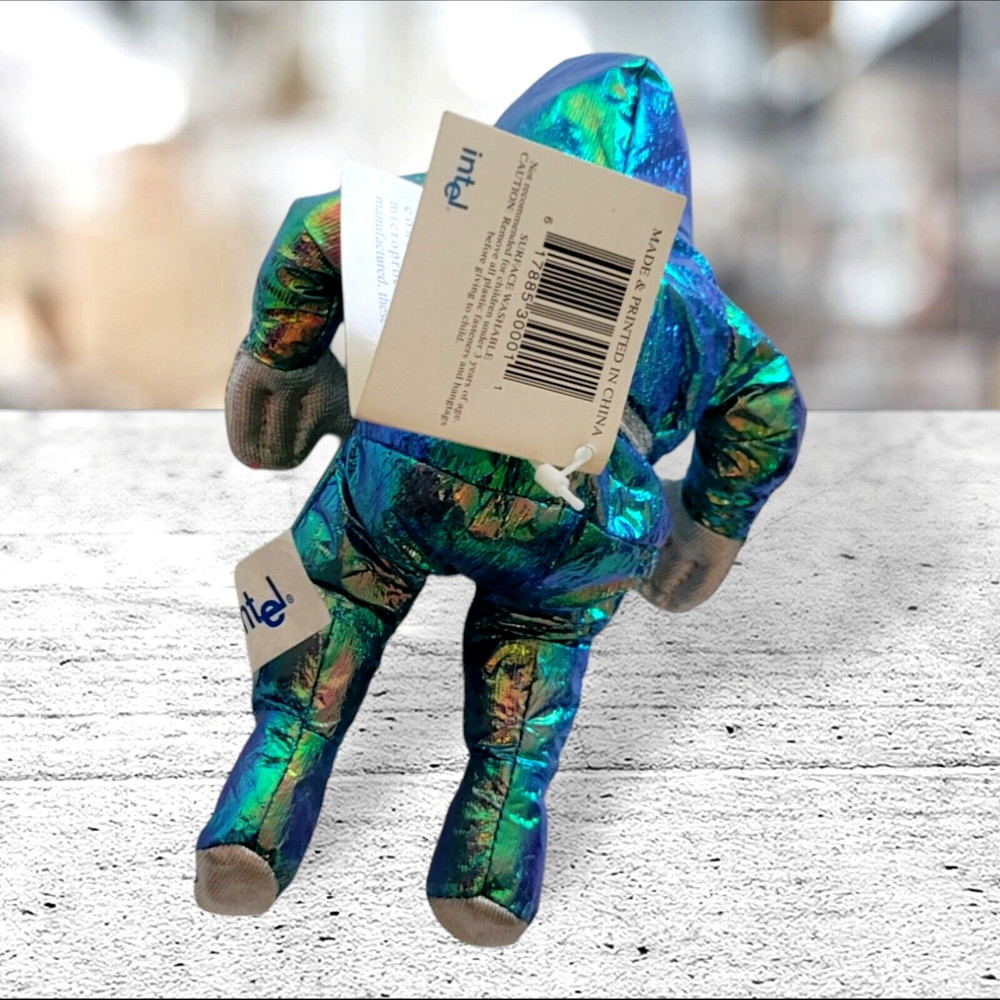 Intel Pentium PentiumII MMX Advertising Tech Computer Tech Metallic Figure 1997