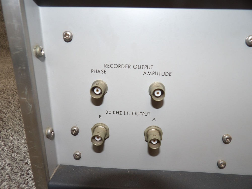 Hewlett-Packard 8405A Vector Voltmeter With Accessories & Probes