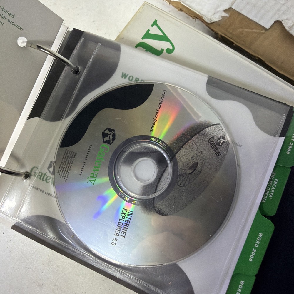 Microsoft Works Suite 2000 - Complete 7 Disc PC CD-ROM & Gateway Library Set