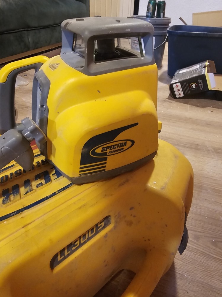 Spectra Precision LL300S Laser Level Package with HL450 Receiver