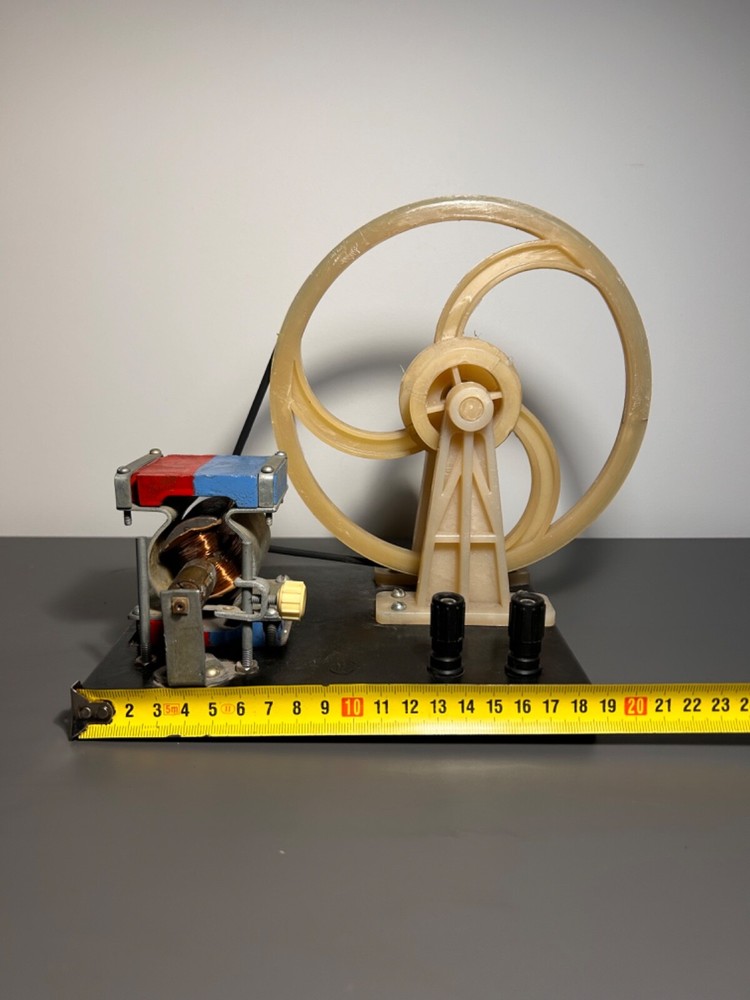 Vintage Soviet Union DC Motor Model – Educational Physics Demonstrator – Collect