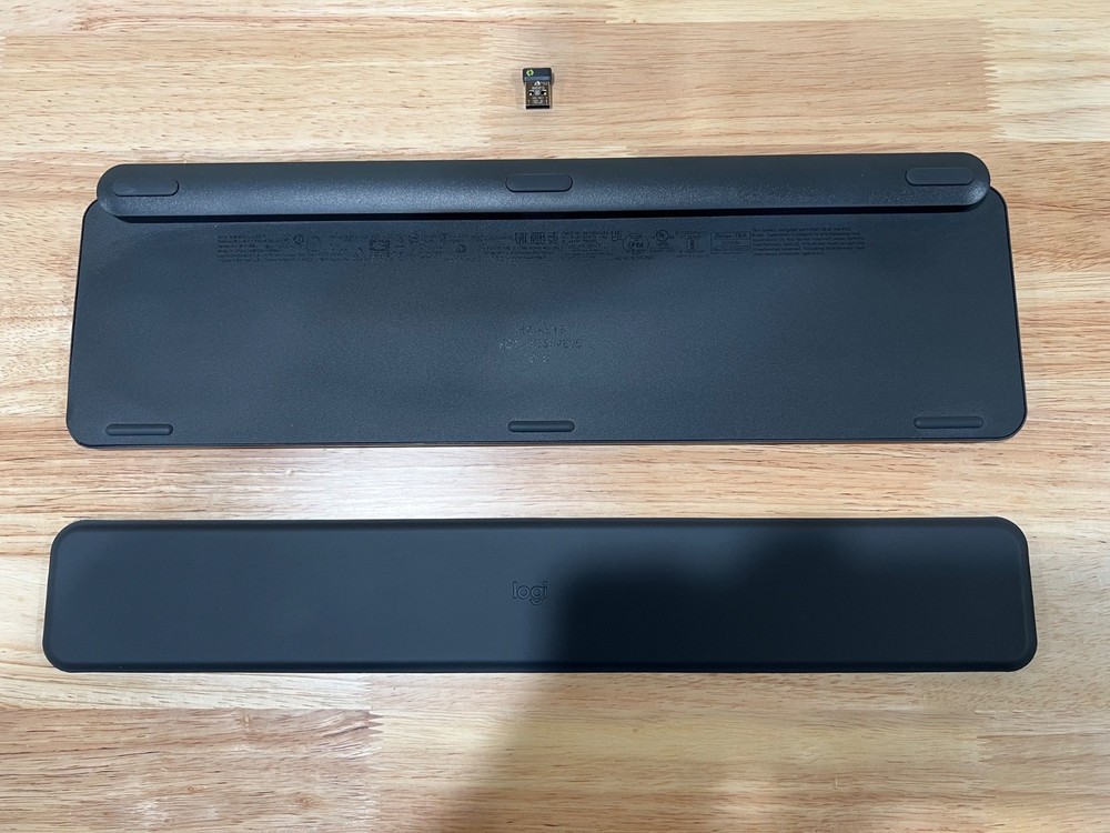 Logitech MX Keys Wireless Keyboard with Palm Rest - Graphite