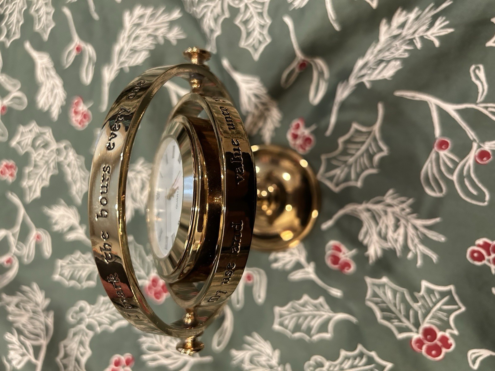 Pottery Barns Teen: Harry Potter Time Turner/Hour Glass clock