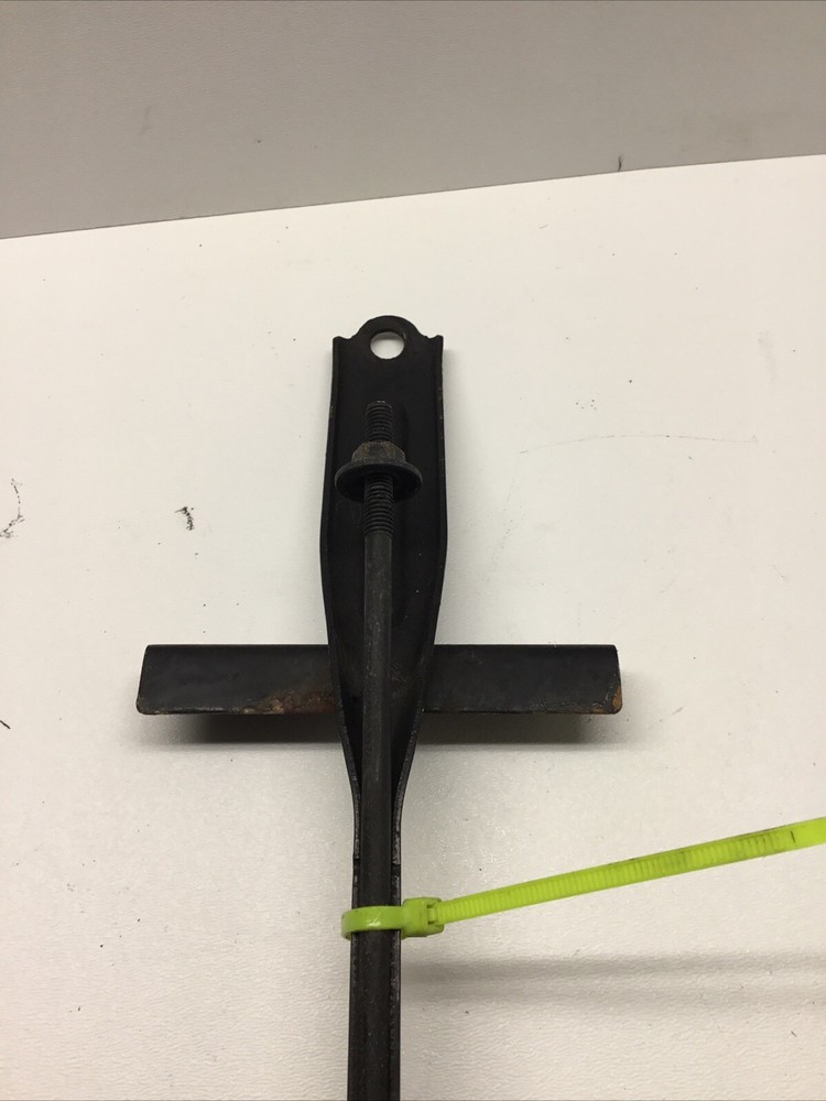 2011 TOYOTA CAMRY BRACKET BATTERY OEM