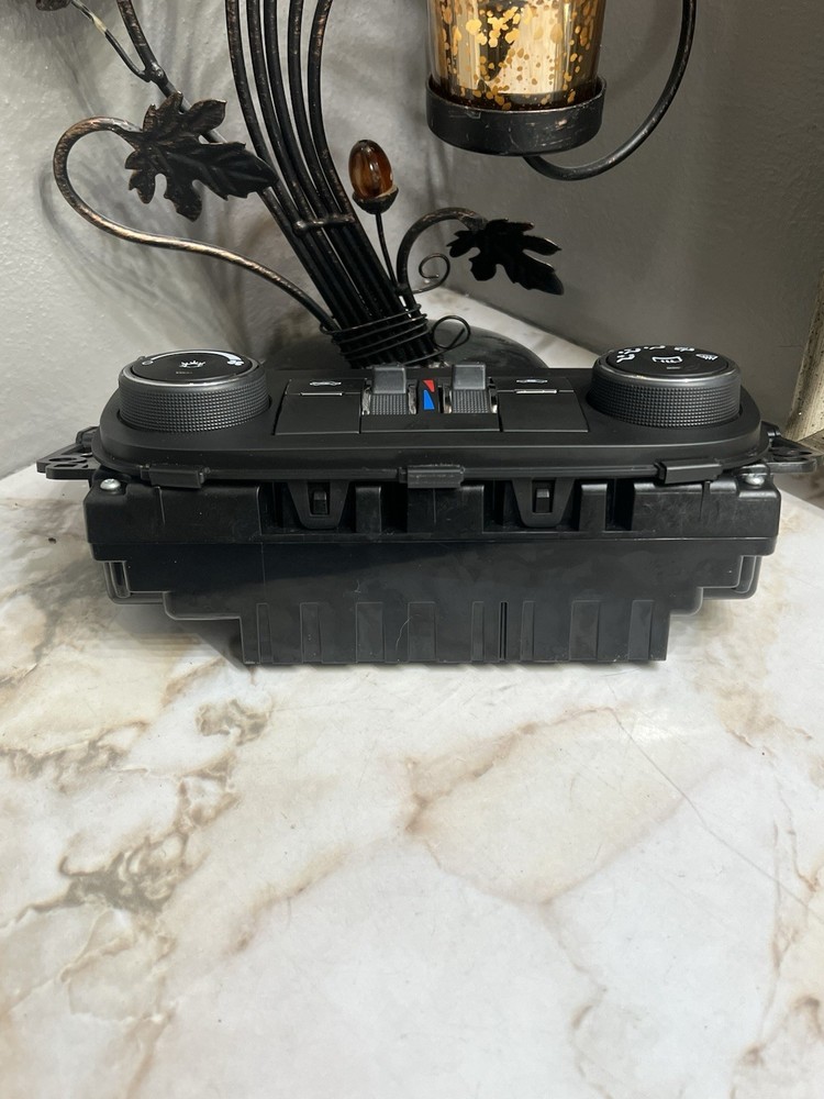 06-11 Chevy Impala 20972894 Climate Control Panel Temperature Unit A/C Heater