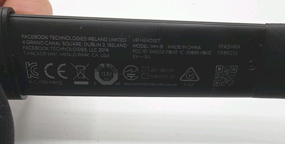 Bundle - Meta Oculus Quest 1 VR Headset + Lenovo Oculus Rift S w/ Controllers