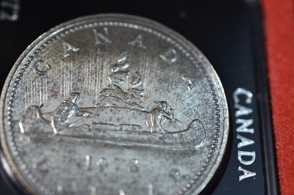 CANADA 1972 UNC SILVER DOLLAR