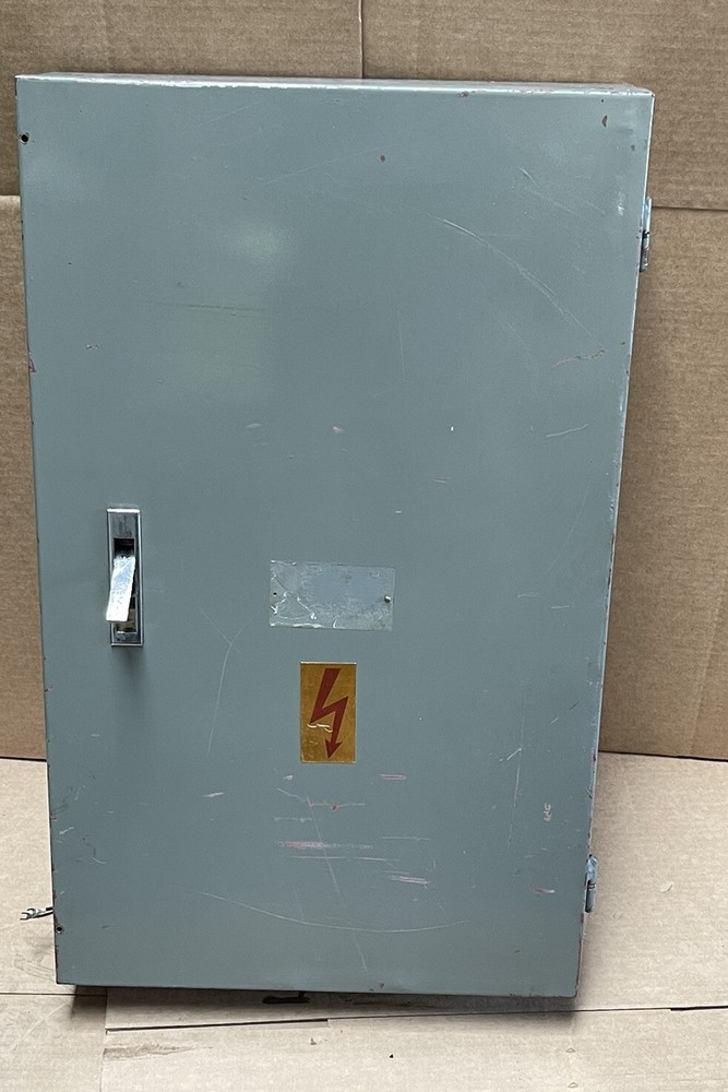 INDUSTRIAL MACHINE CONTROL DISTRIBUTION BOX ENCLOSURE