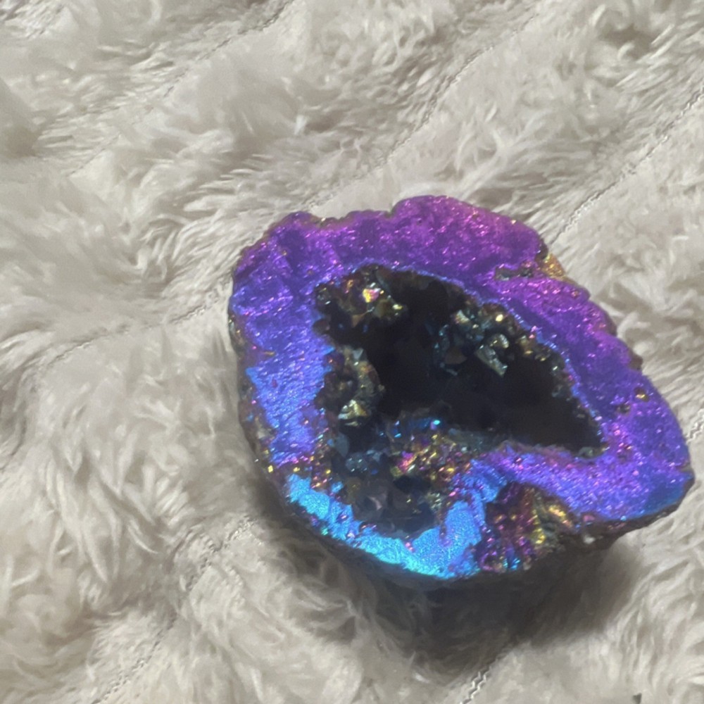 Assorted Crystal & Mineral Decor Lot - Geodes, Clusters, Wire Tree