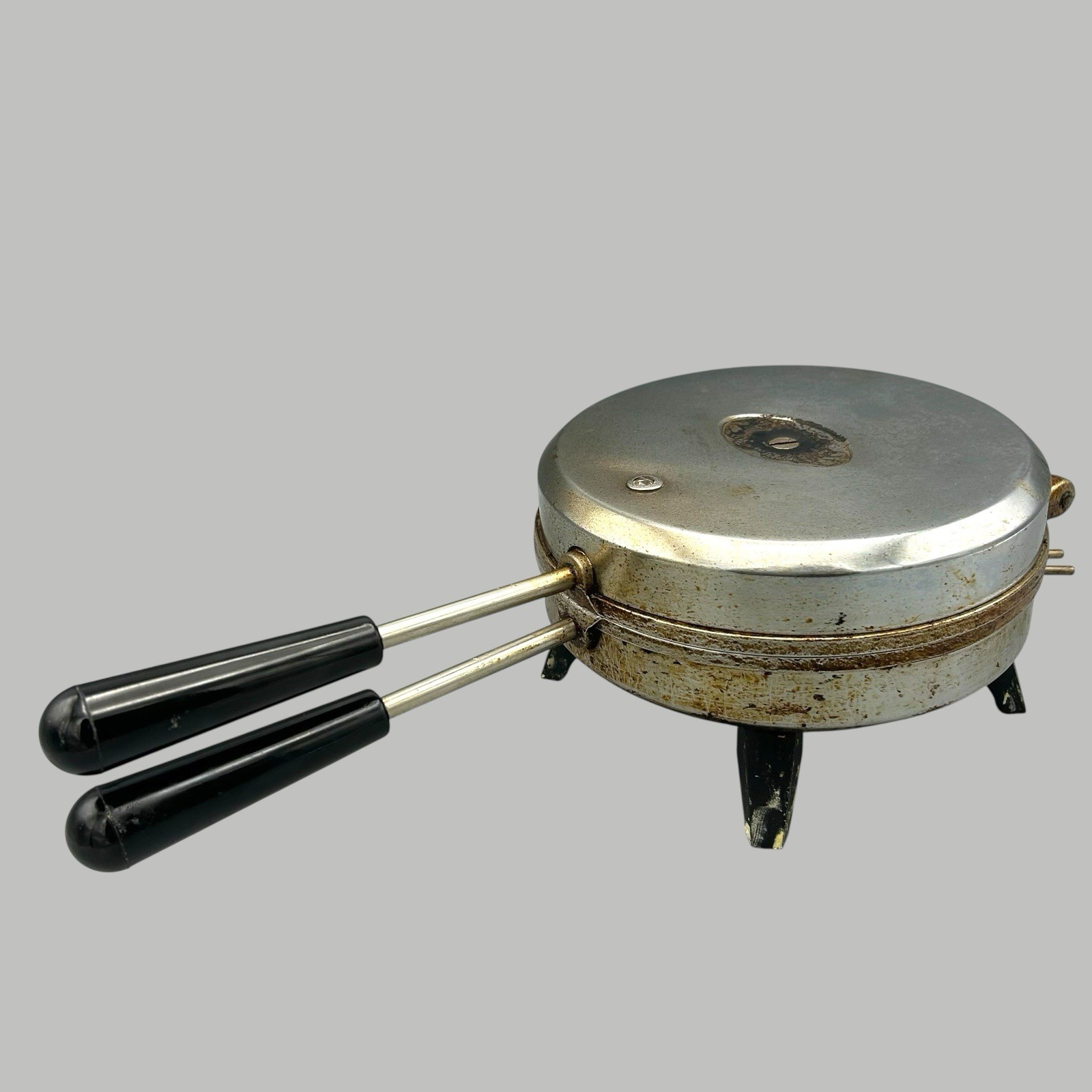 Vitantonio Pizzelle Maid Model 400 Automatic Pizzelle Maker Italian Cookie Used