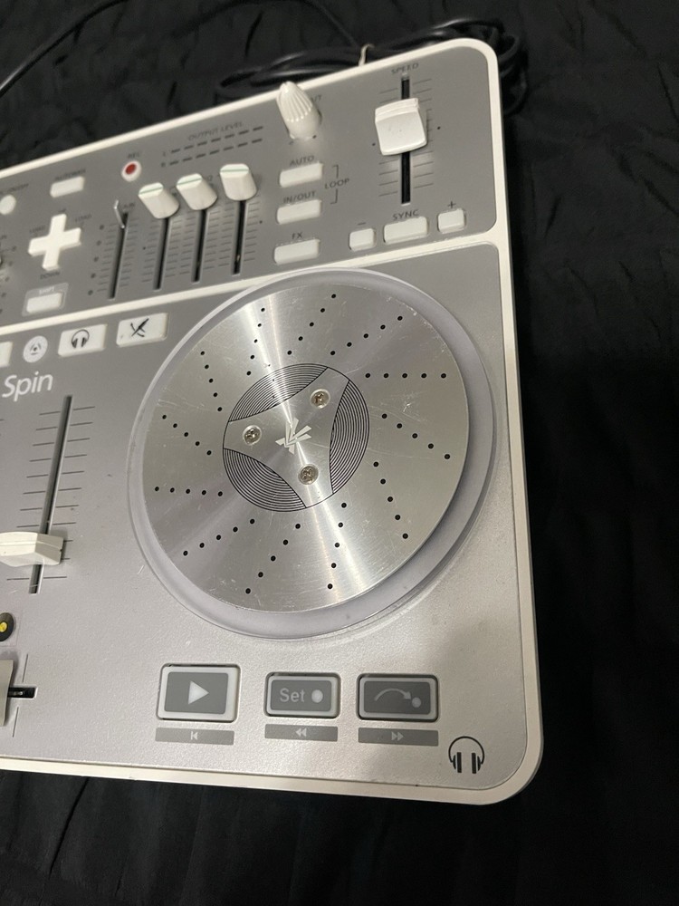 Vestax Spin USB MIDI/AUDIO DJ Controller With USB Cable Missing 4 Knobs