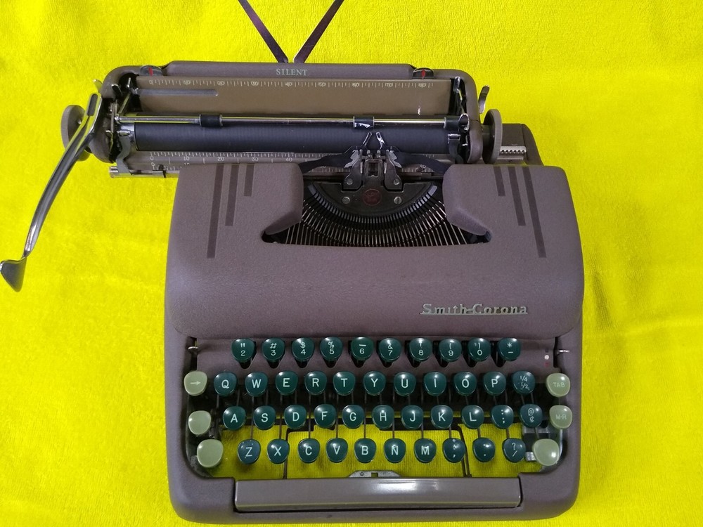 Vtg Smith Corona Typewriter Silent Floating Shift With Case Working Green Keys